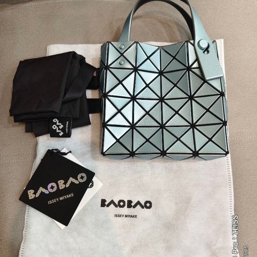 ISSEY MIYAKE 三宅一生 BAOBAO 方格4x4手提包（灰藍色）-0