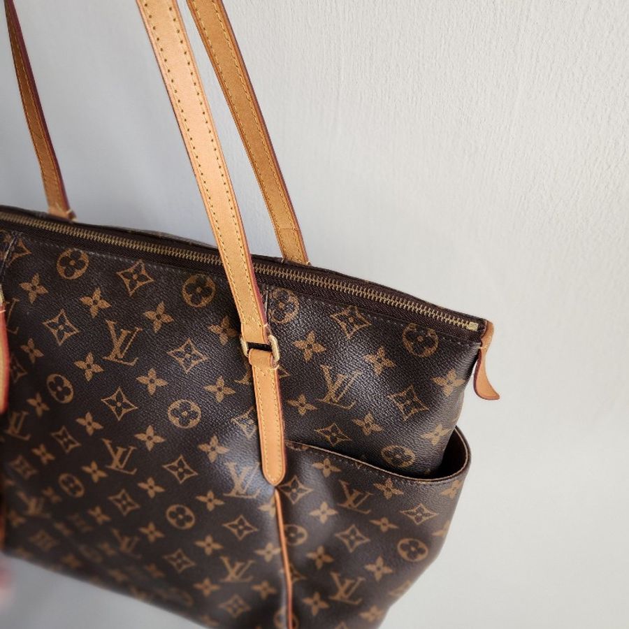 《LOUIS VUITTON》LV老花雙口袋拉鍊肩背包-9