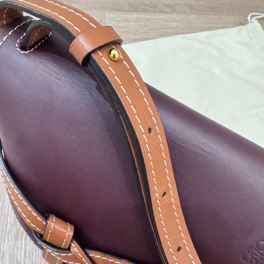 Loewe small Gate 經典馬鞍包 深咖拼色-11