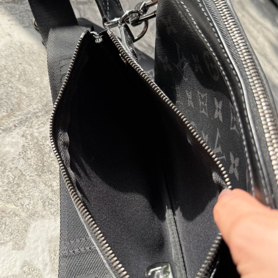 Louis Vuitton Trio M69443 黑武士 郵差包 灰 男 LV 側背包-11