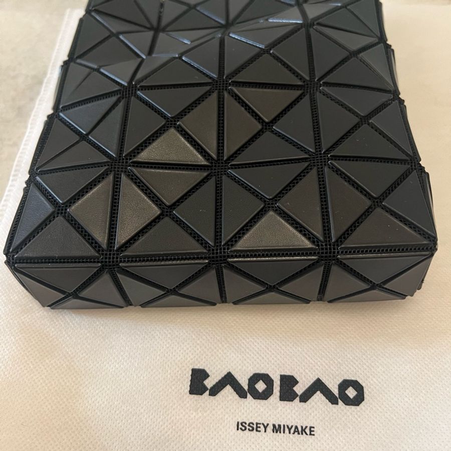 ISSEY MIYAKE PRISM 三宅一生 BAOBAO 5x4 幾何斜背包(黑色)-7