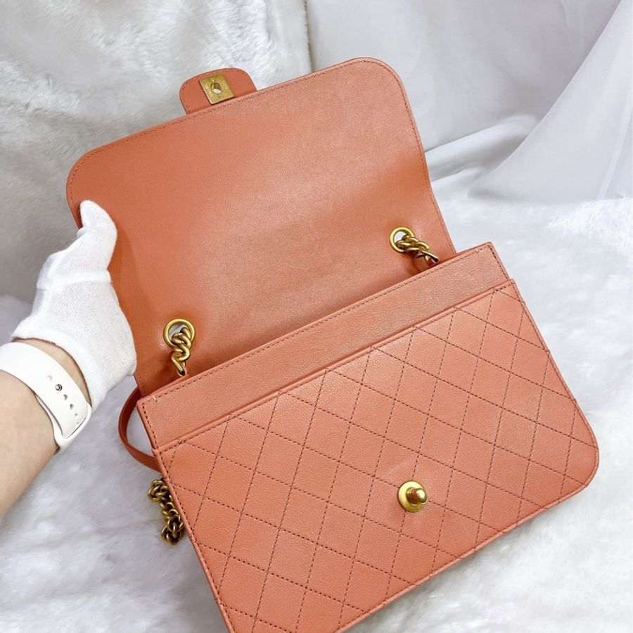 ♡莉亞精品 Chanel A57232孟買郵差包 鮭魚粉 近新閒置品-11