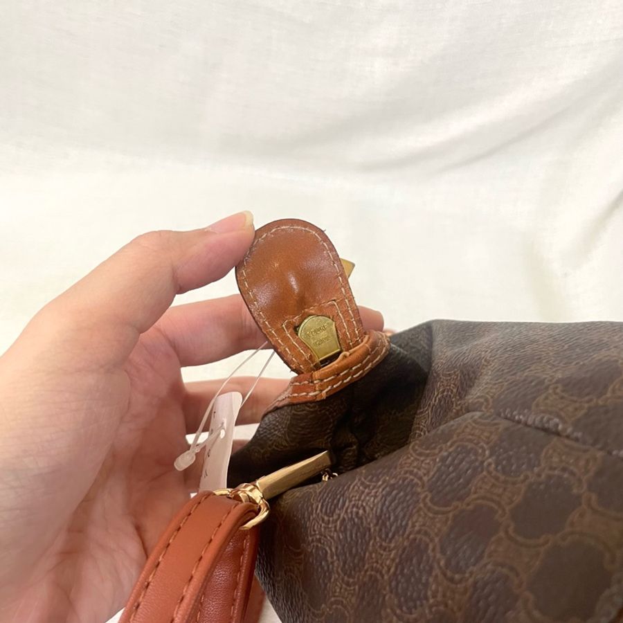 Celine中號經典凱旋門棕色雲朵包 斜跨包-10