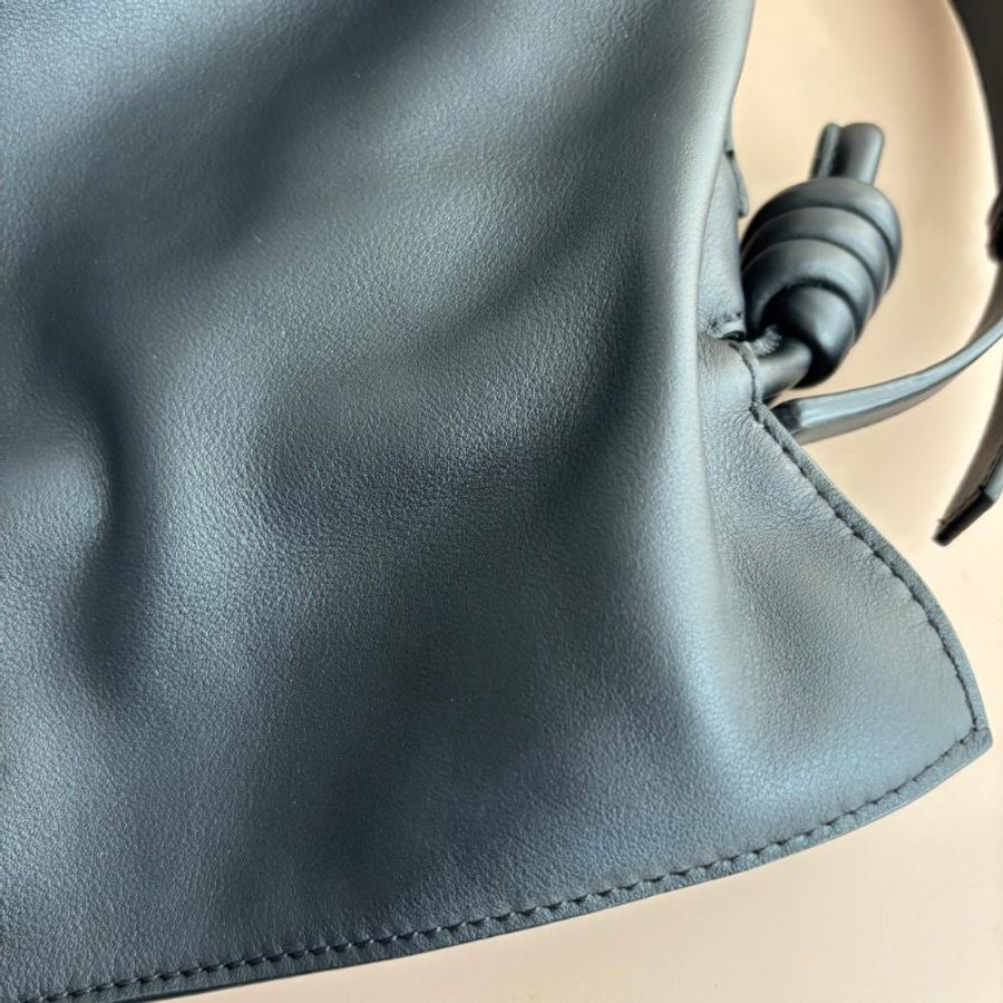 ::LOEWE:: Flamenco 黑色福袋包 中型納帕小牛皮 Flamenco 手拿包-33