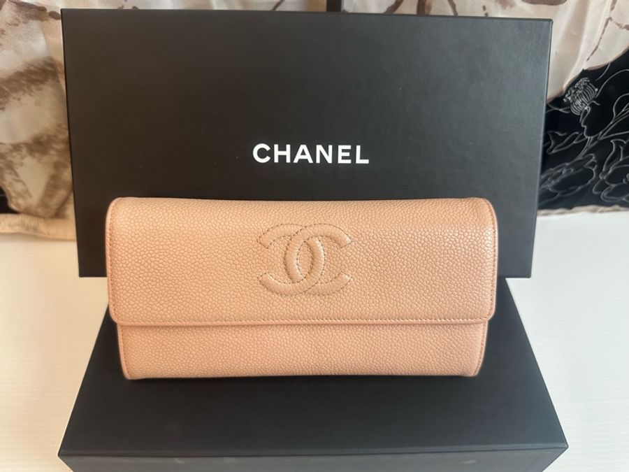 CHANEL粉色荔枝紋長夾-6