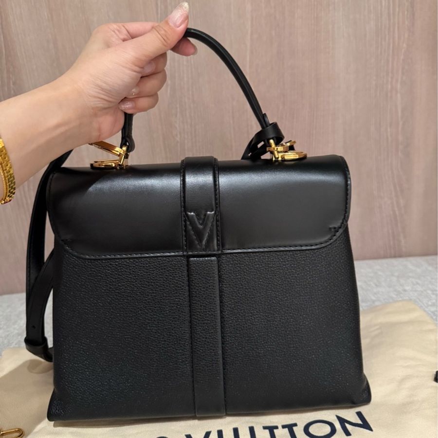 LV rose des vents 風中玫瑰 全皮 黑金 手提包 斜背包 肩背包 側背包 公文包 公事包-15