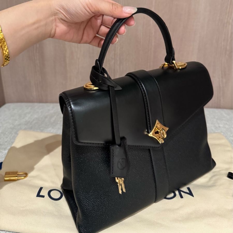LV rose des vents 風中玫瑰 全皮 黑金 手提包 斜背包 肩背包 側背包 公文包 公事包-34