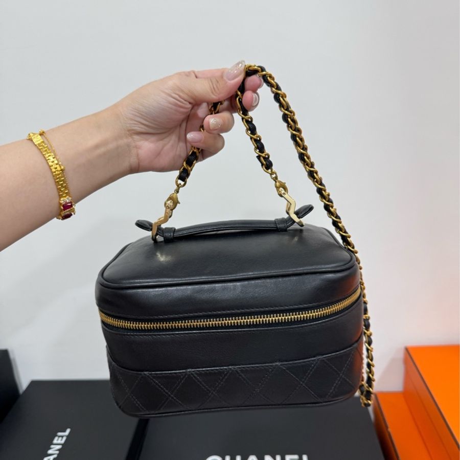 CHANEL 香奈兒 vintage 黑金 化妝包 化妝盒 斜背包 手提包 小方包 斜背包-7