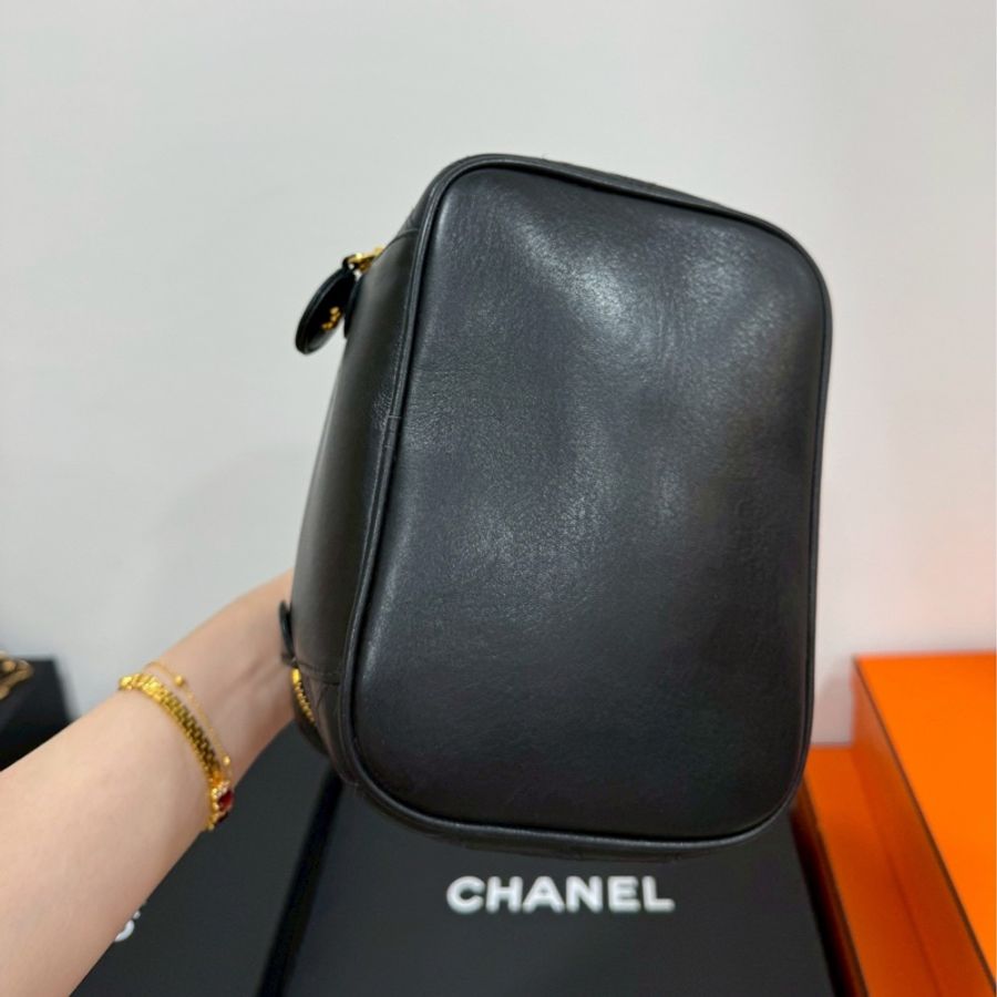 CHANEL 香奈兒 vintage 黑金 化妝包 化妝盒 斜背包 手提包 小方包 斜背包-12