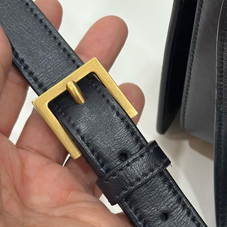 YSL 聖羅蘭 SAINT LAURENT Bellechasse 藏藍 麂皮 學院包 豆腐包 肩背包 斜背包 郵差包-44