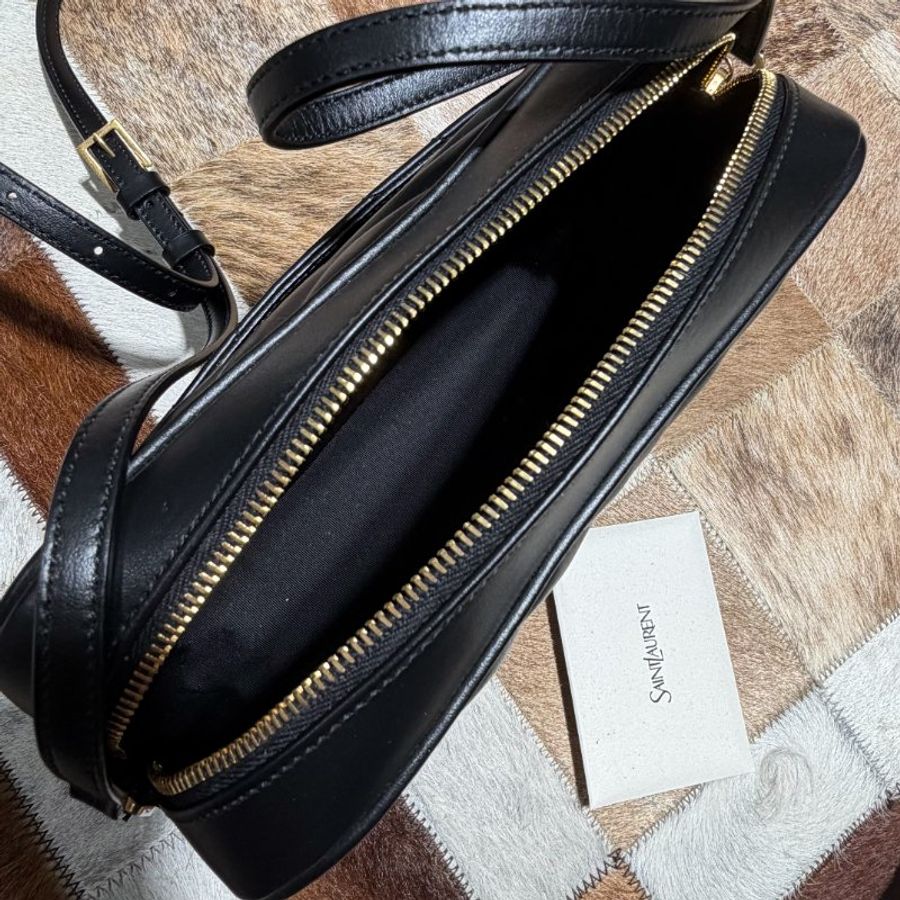 YSL Lou絎縫皮革相機斜背包黑金-4