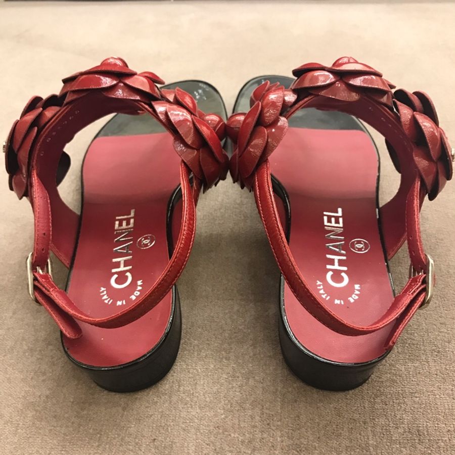 CHANEL 山茶花涼鞋 G33964漆皮酒紅色-6