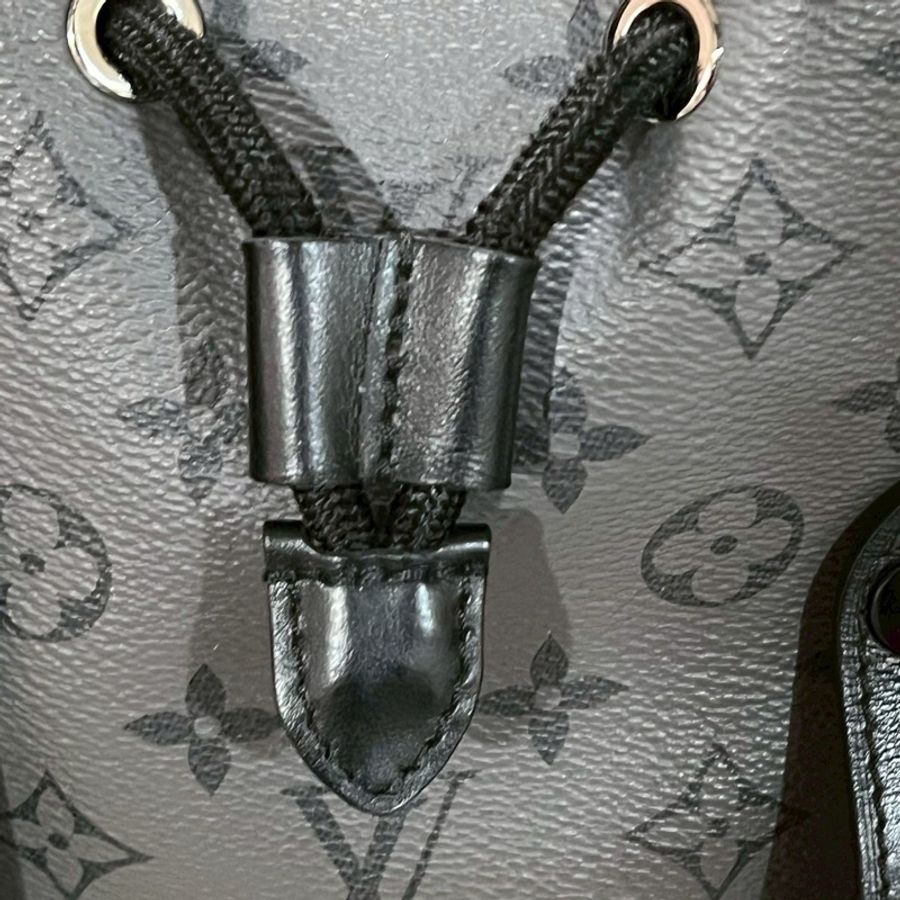 Louis Vuitton LV Christopher 黑武士 後背包 MM-15