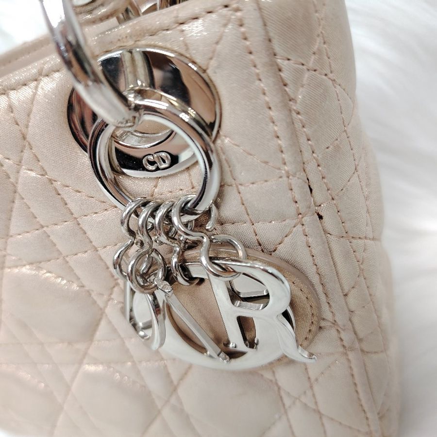 Lady Dior Mini 三格戴妃包 藤格紋羊皮 珠光粉 銀扣
2015年-3