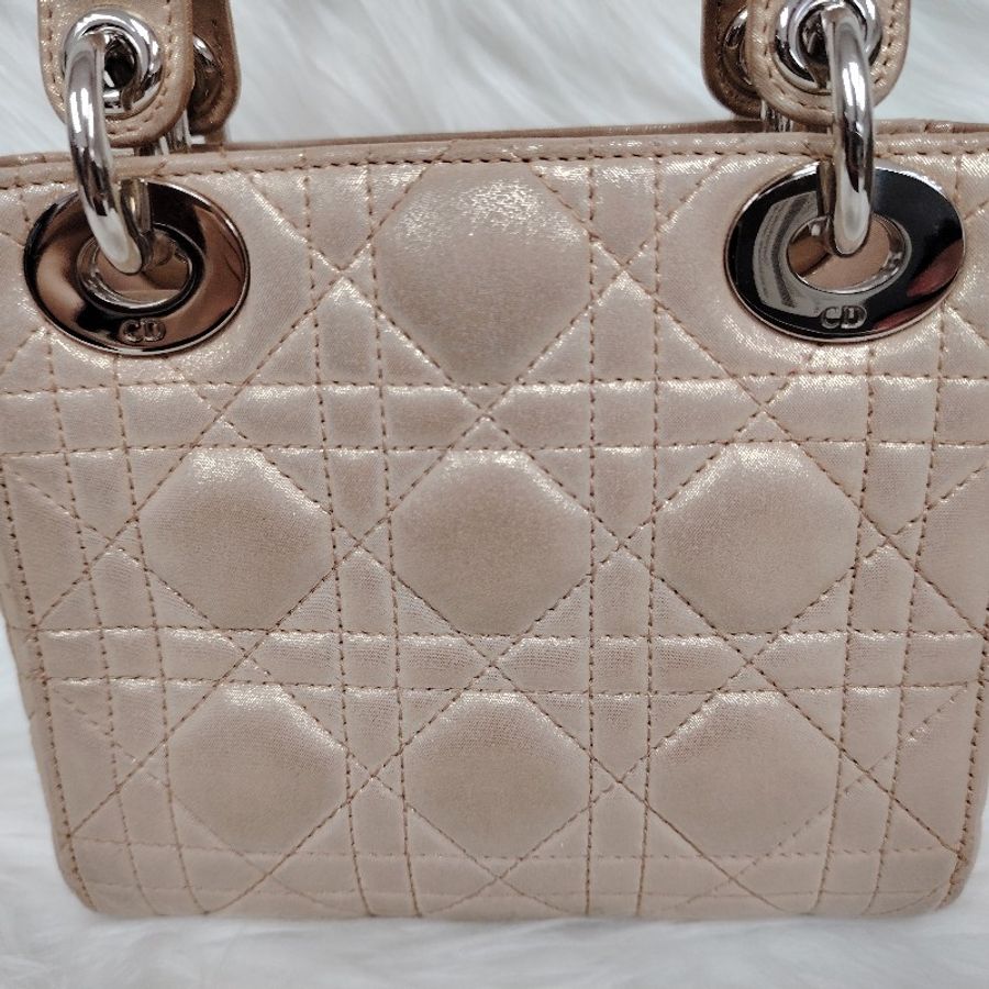 Lady Dior Mini 三格戴妃包 藤格紋羊皮 珠光粉 銀扣
2015年-7