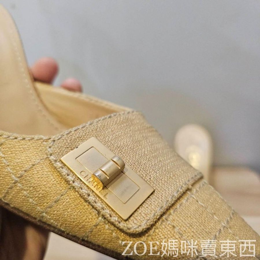Chanel 米黃色棉麻白格線2.55造型方頭高跟鞋-24