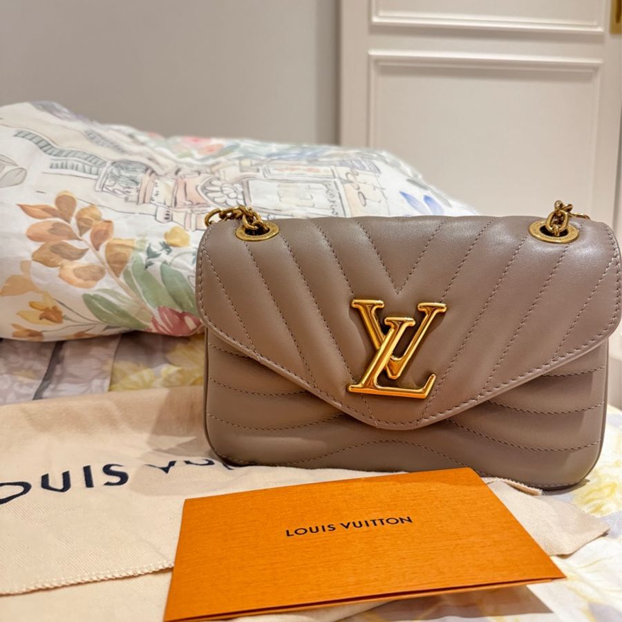 LOUIS VUITTON NEW WAVE PM 鏈帶手袋奶茶咖色-0