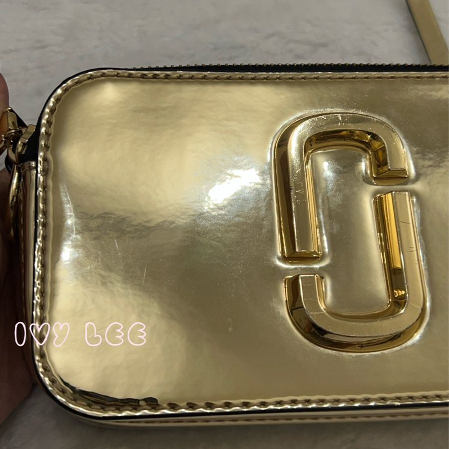MARC JACOBS 單肩包 相機包 女士標誌金屬包 金色漆皮 正品 二手精品-21