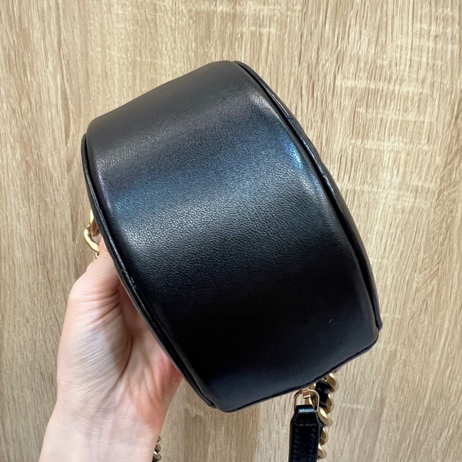 Chanel 黑羊皮霧金釦斜背圓餅包AP0945-5