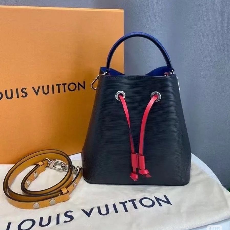 超可愛❤️Lv #黑色 #水波紋 #牛皮 #水桶bb-0