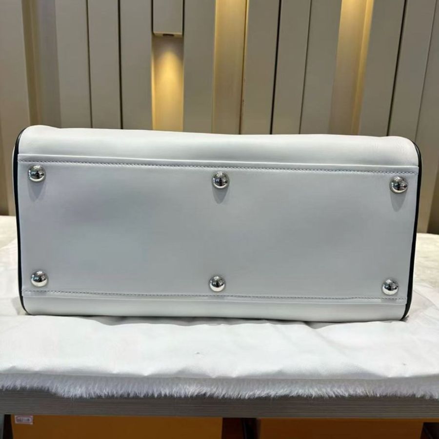 Prada x Adidas 聯名限量款保齡球包 雷哈娜同款 45x28x22cm  99新 配件保卡塵袋-4