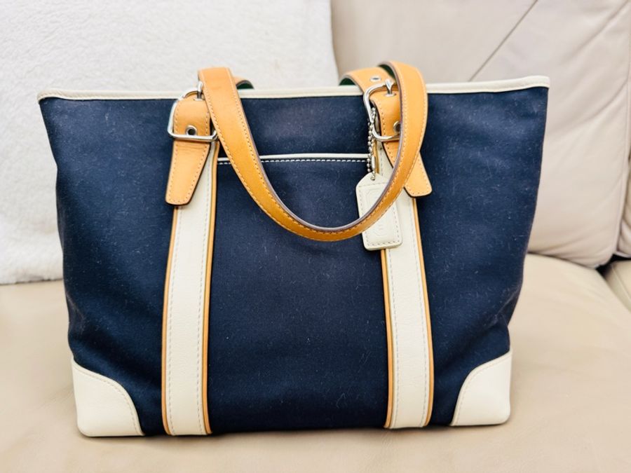 Coach 「雙面」手提大包、防水帆布+白色牛皮材質-0