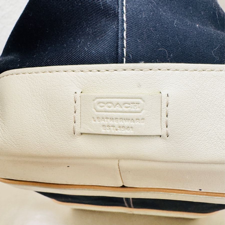 Coach 「雙面」手提大包、防水帆布+白色牛皮材質-21