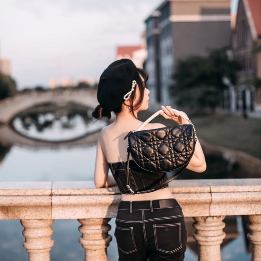 🈶購證🉑斜背 #99新閒置 #10w入手 迪奧hobo馬鞍腋下斜挎包-6