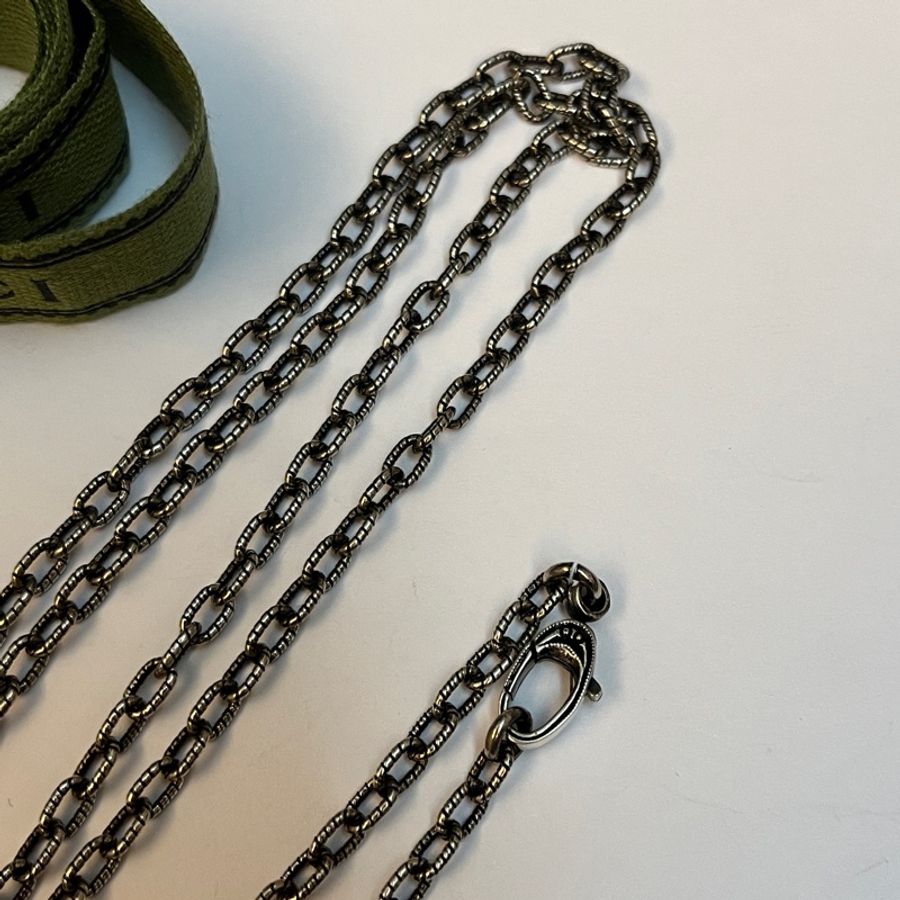 Gucci 立體方塊G雕花仿舊項鍊-9