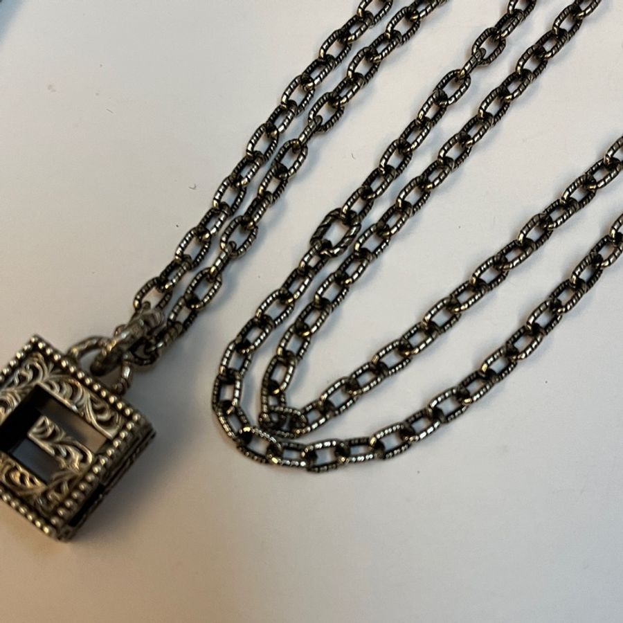 Gucci 立體方塊G雕花仿舊項鍊-10