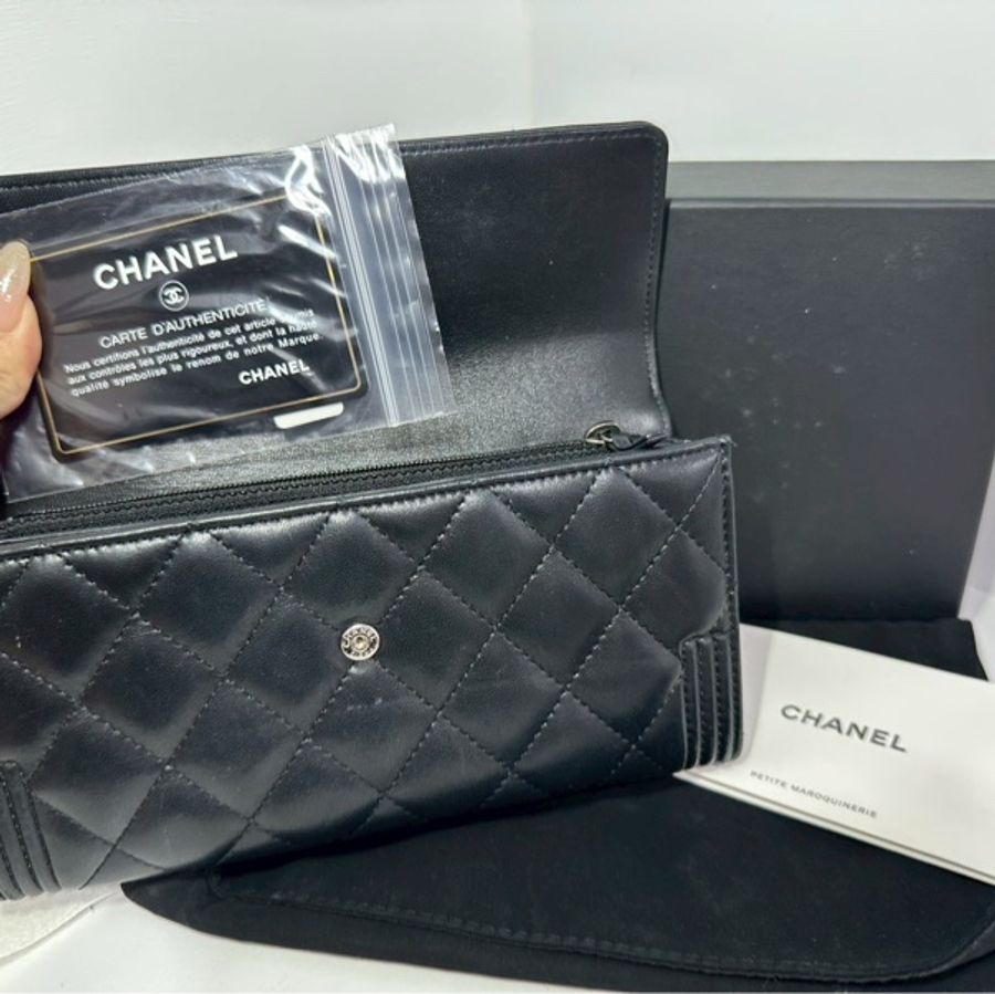 CHANEL Boy銀扣長夾-12