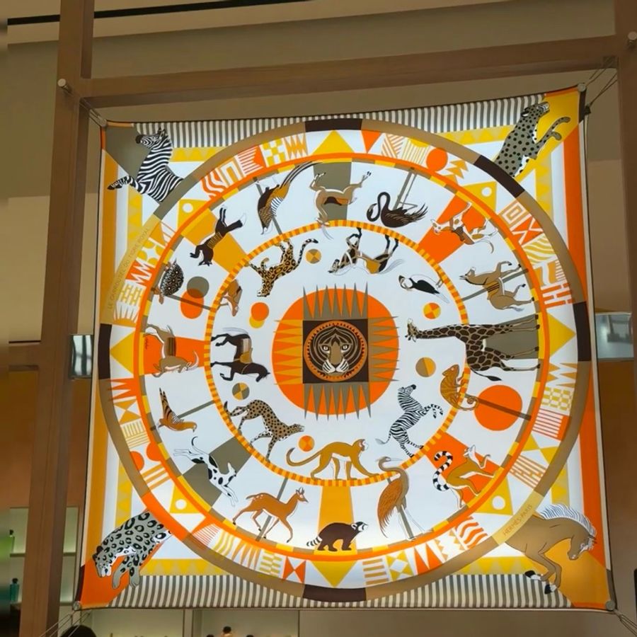 Hermes 2025 春夏 皇家虎與旋轉木馬/橘 90絲巾-1