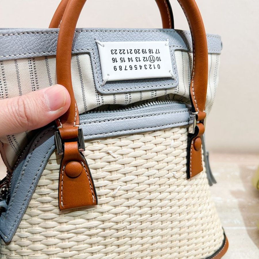 🎁快閃特價🎁Maison Margiela M11 5AC Classique Micro 拉菲草編肩背包 灰藍色-8