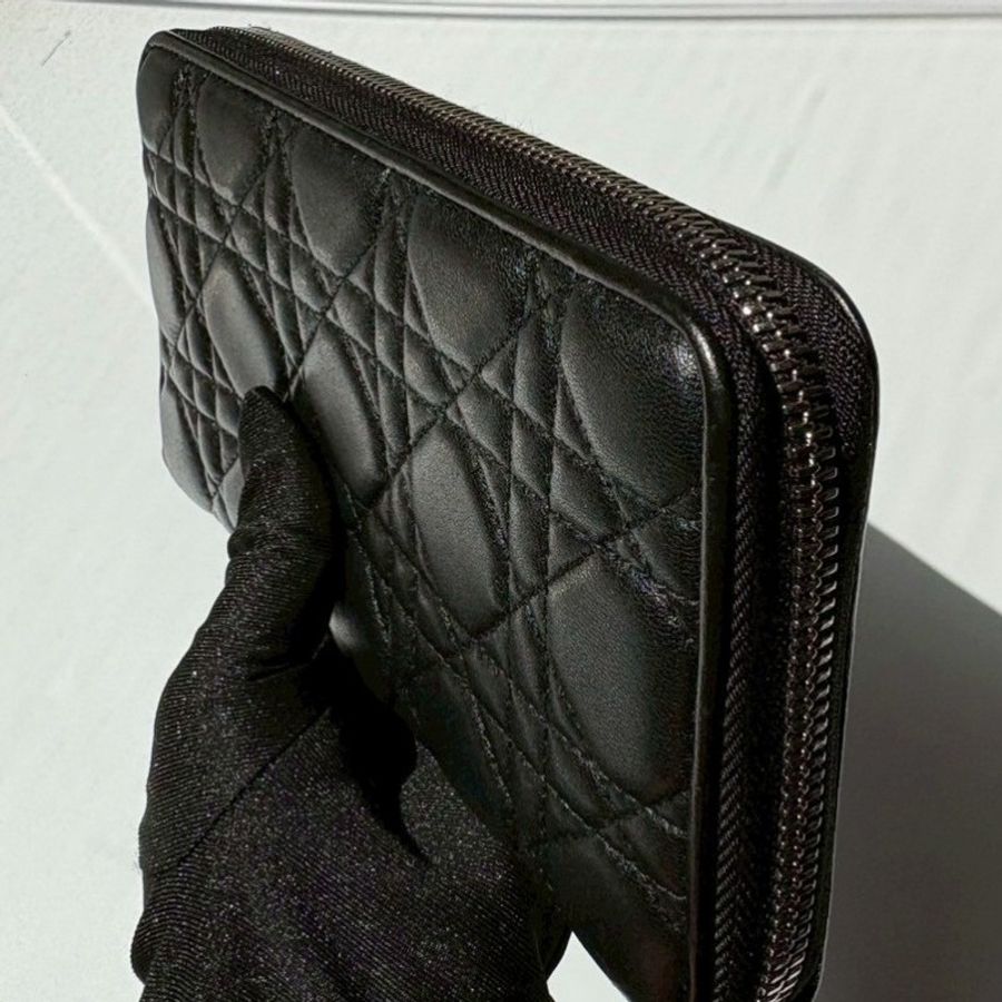 Dior 黑羊皮藤格紋拉鍊長夾-3