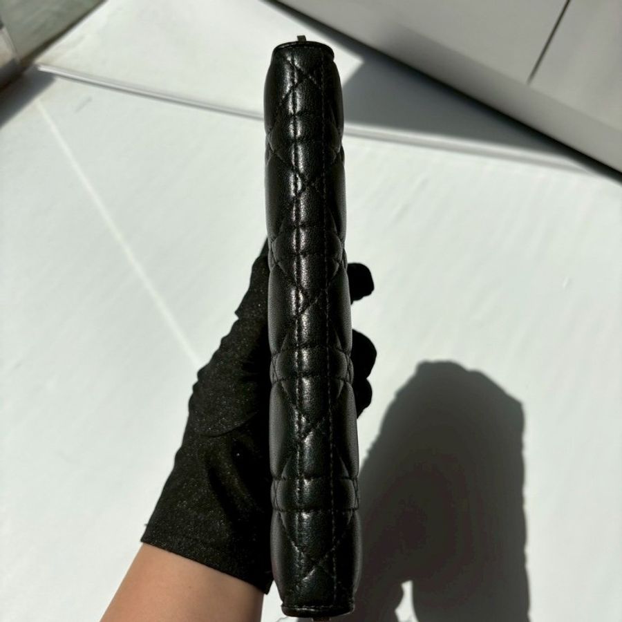Dior 黑羊皮藤格紋拉鍊長夾-7