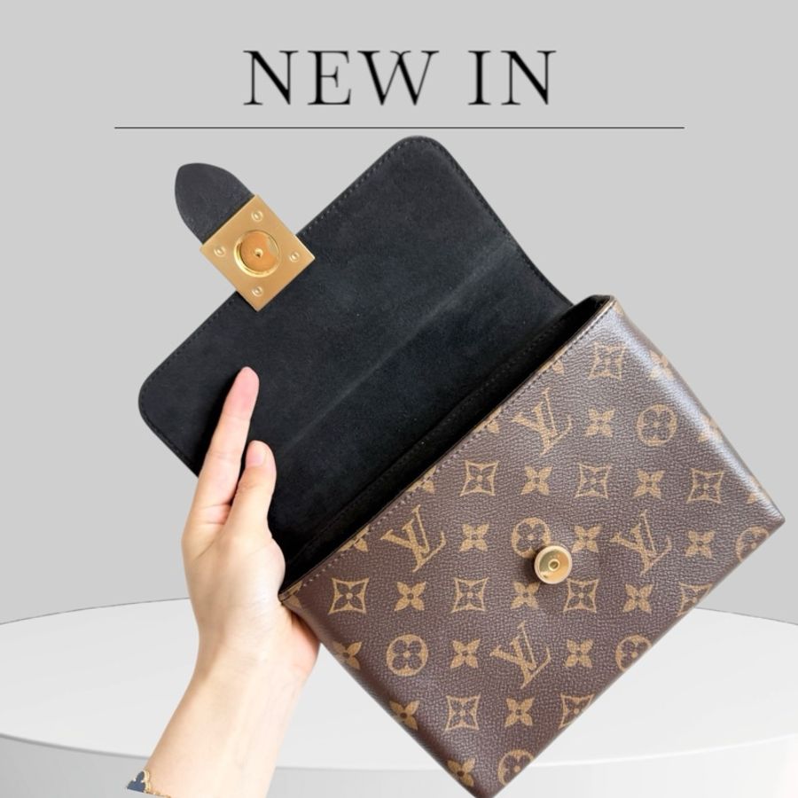 Louis Vuitton Locky BB-5