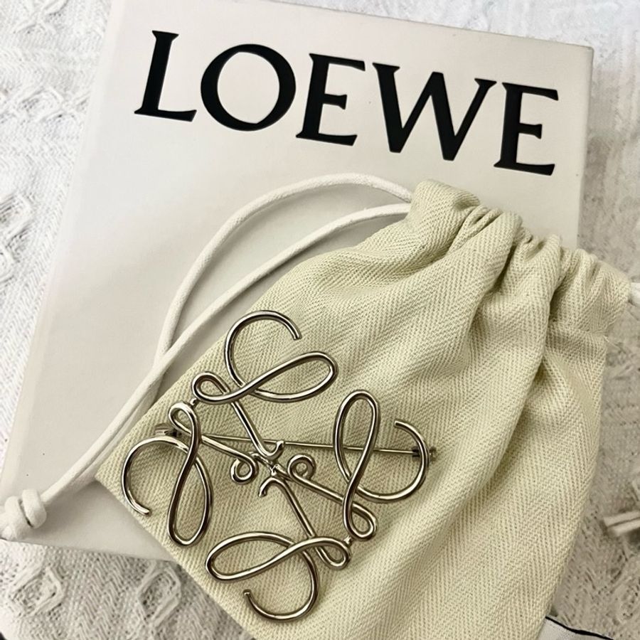 [近全新] LOEWE Anagram 別針-銀-0