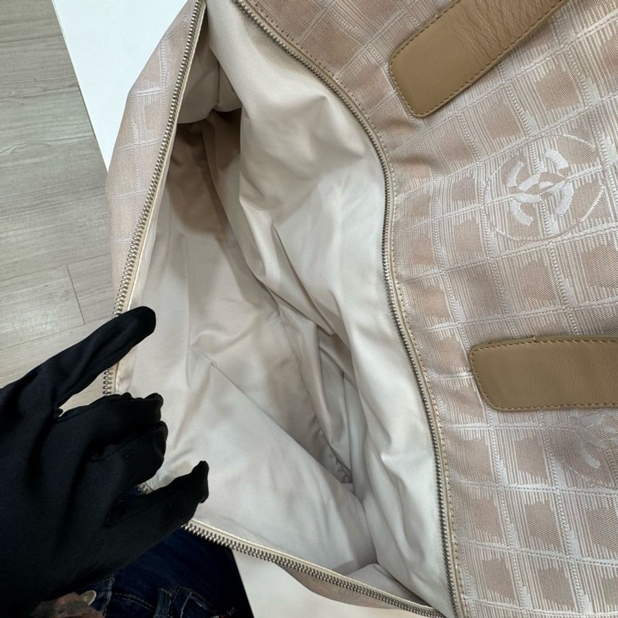 Chanel 大號奶茶色冰格旅行袋-13