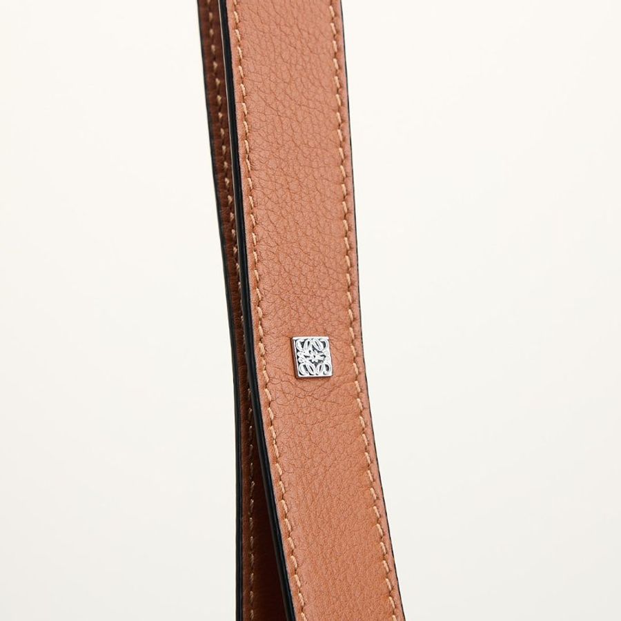 Loewe hammock small焦糖色吊床包-15