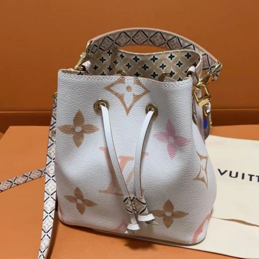 LV NÉONOÉ 夏日限定水彩系列斜背手提包小號  全新配件塵袋盒子-0