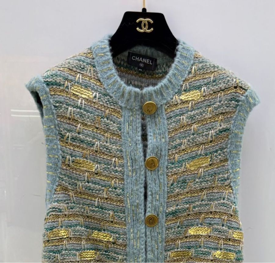 CHANEL Cardigan-10