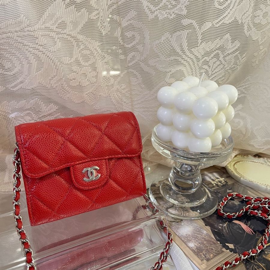 Chanel 小斜孭袋 紅色淡金扣-0