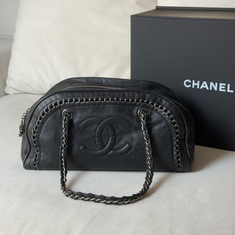 收藏寶藏款Chanel vintage 滾邊鏈條保齡球包-1