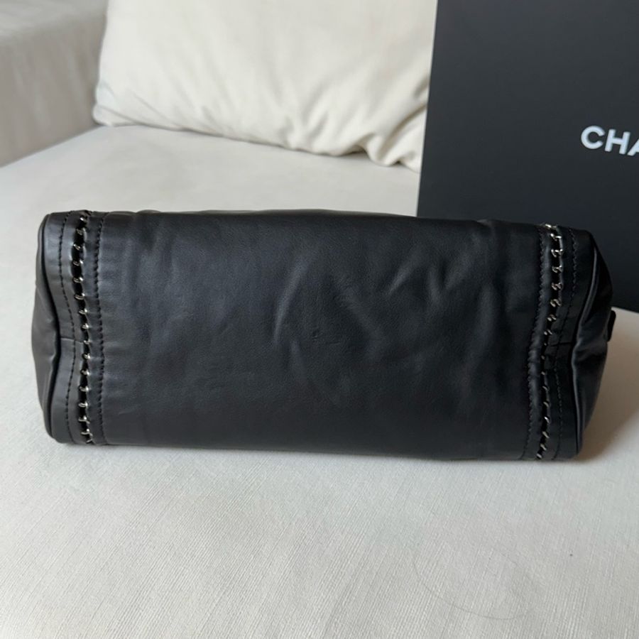 收藏寶藏款Chanel vintage 滾邊鏈條保齡球包-16