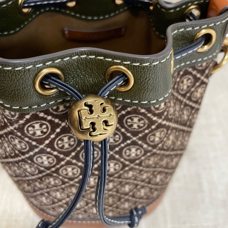 TORY BURCH 麂皮壓紋兩用水桶包-11