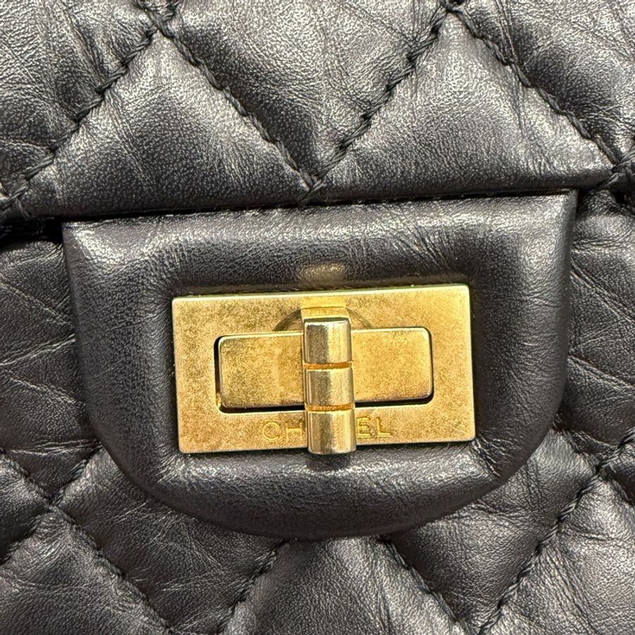 Chanel 2.55 mini reissue 黑金仿舊牛皮-2