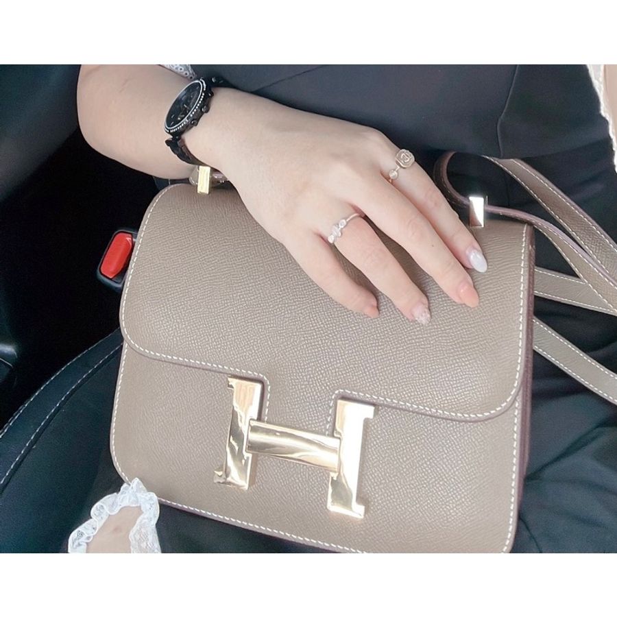 平台最低價金剛色風衣灰✨ HERMÈS 愛馬仕 Constance 康康 24 M8 銀河灰 風衣灰Gris Asphalte Epsom牛皮 玫瑰金扣-4