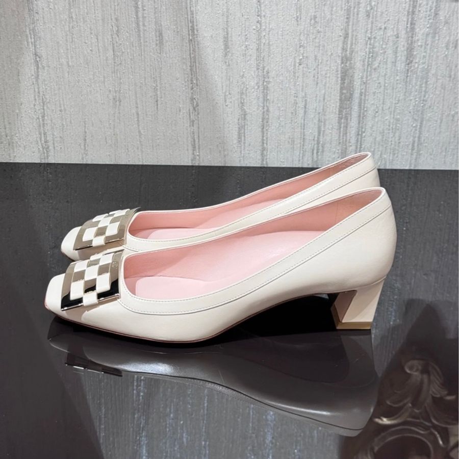 2025 新品 Roger Vivier Trompette喇叭跟漆皮高跟鞋 奶油白-1