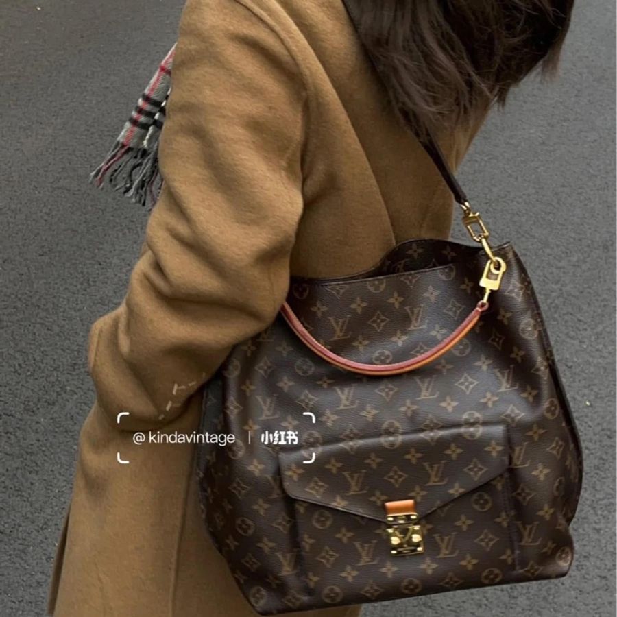 ✨售 二手真品 Louis Vuitton LV M40781 Metis hobo 經典花紋時尚兩用購物包(附背帶)-13