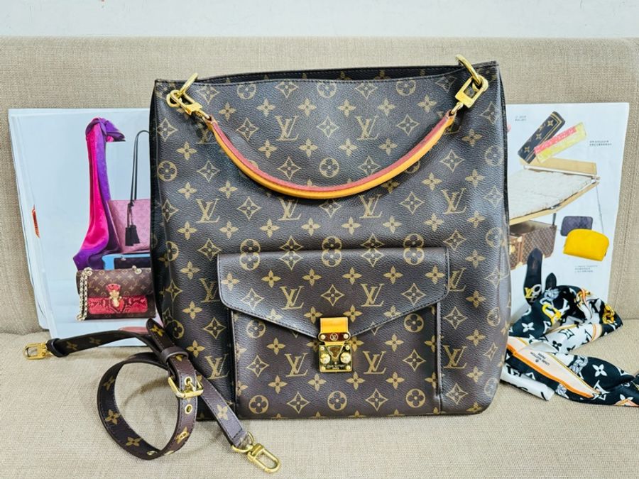 ✨售 二手真品 Louis Vuitton LV M40781 Metis hobo 經典花紋時尚兩用購物包(附背帶)-19